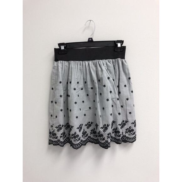 Rhapsody skirt Ladies medium short black/grey skirt Floral scalloped hem - Picture 1 of 3